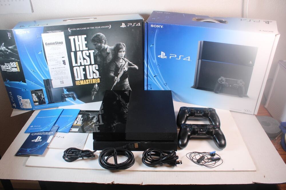 Sony PS3 Slim 250gb The Last Of Us Edition Console with Box + 2 Controllers